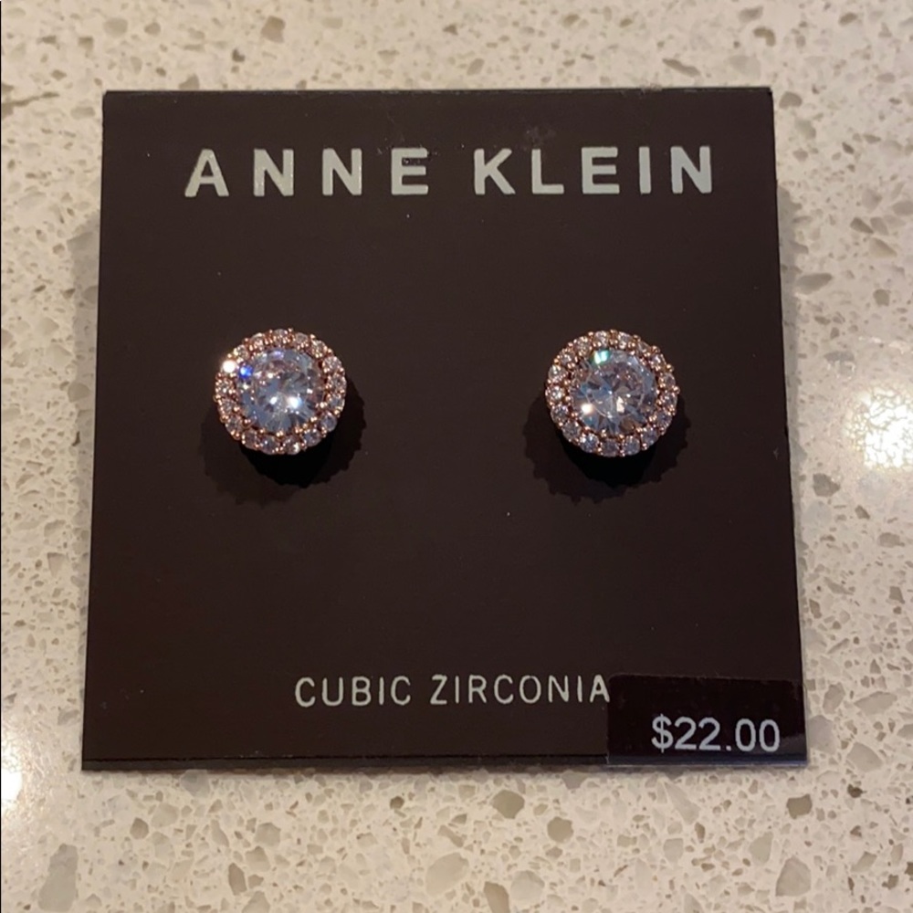 Stud halo earrings with gold accents